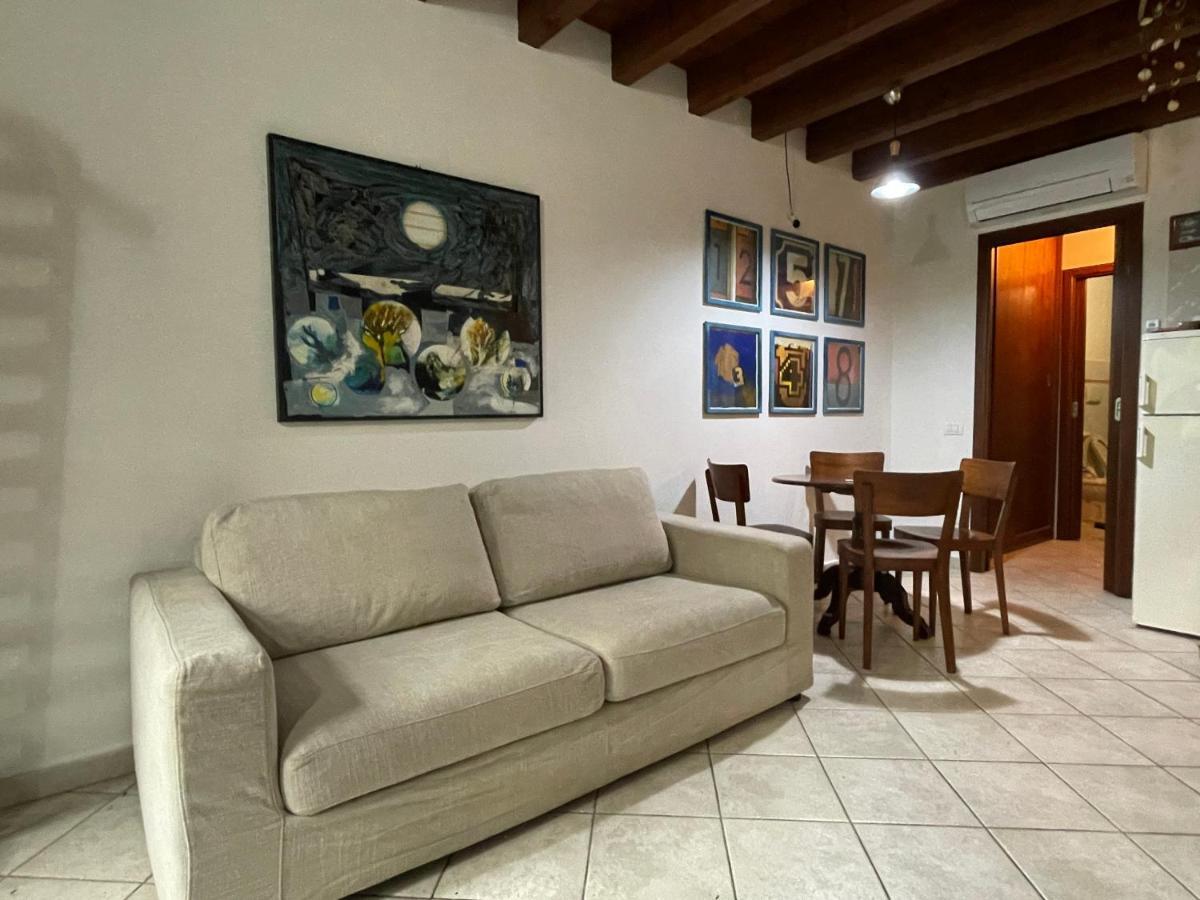 La Casa Gialla Cagliari Eksteriør bilde