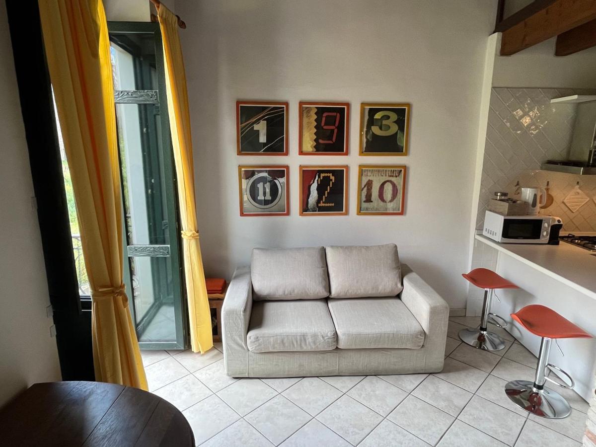 La Casa Gialla Cagliari Eksteriør bilde