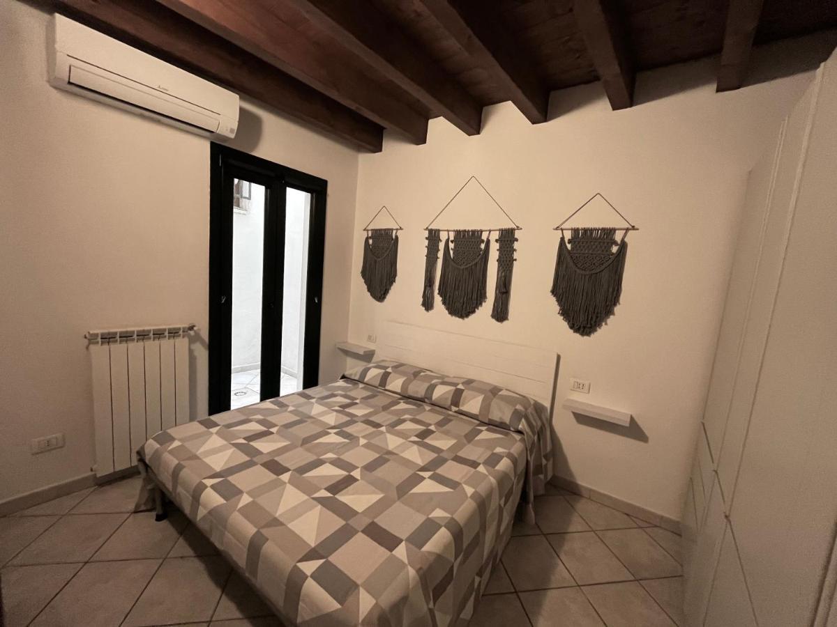 La Casa Gialla Cagliari Eksteriør bilde
